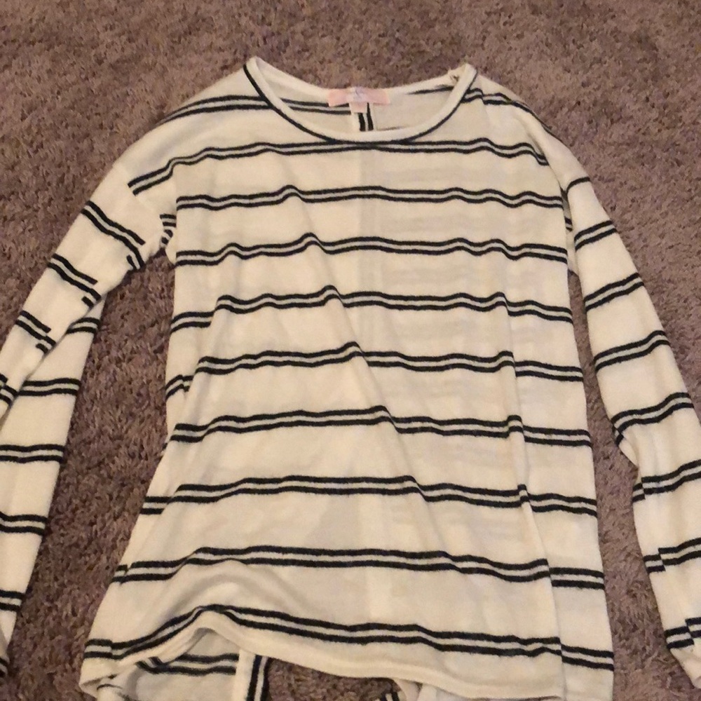 Looks like brandy Melville!